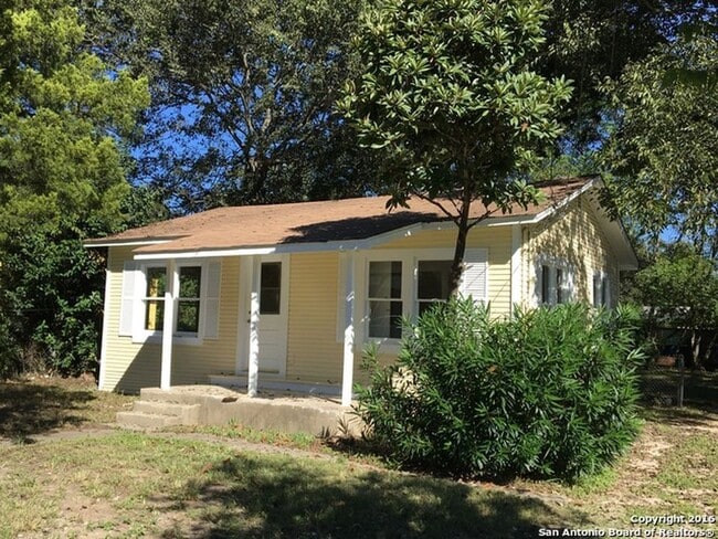 property at 515 Lincolnshire Dr