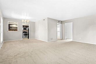 6015 E University Blvd, Unit 223G in Dallas, TX - Building Photo - Building Photo