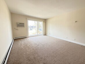 915 Westmoreland Dr in Vernon Hills, IL - Building Photo - Building Photo