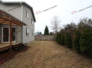 3215 McKinley Ln W in Centralia, WA - Building Photo - Building Photo