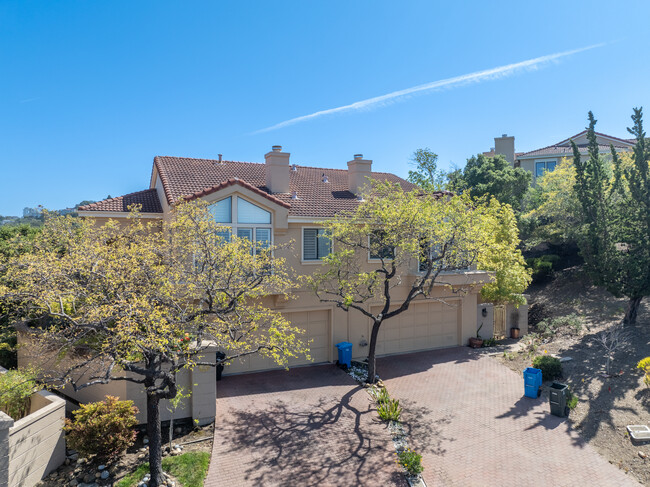 1 Geranium Ln in San Carlos, CA - Building Photo - Building Photo