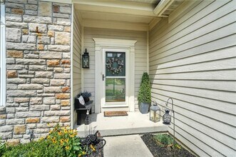 3749 Whisper Creek Dr in Dayton, OH - Foto de edificio - Building Photo