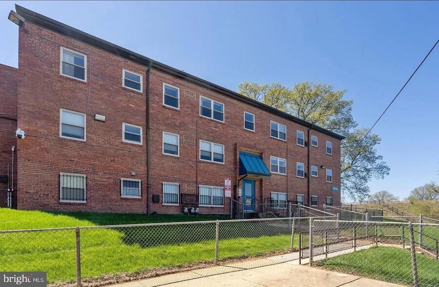 2655 Birney Pl SE in Washington, DC - Foto de edificio
