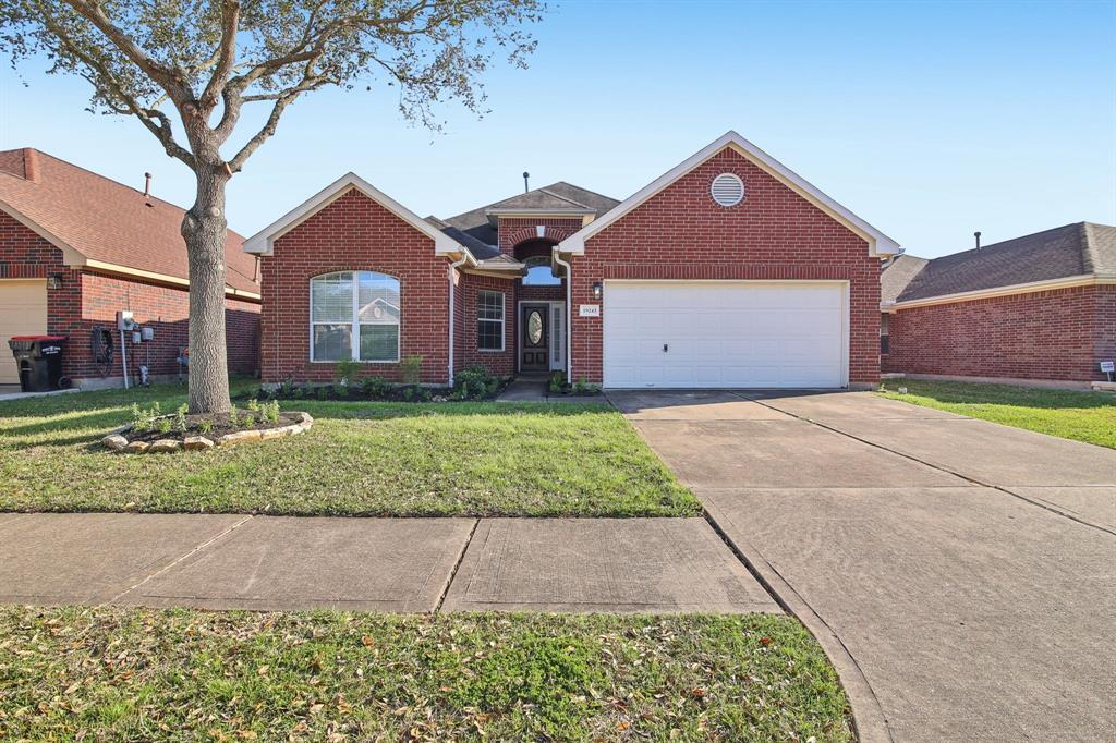 19243 Dillsbury Ct in Katy, TX - Building Photo