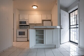 40 Harrison St in Oak Park, IL - Building Photo - Building Photo