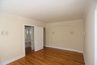 533 W Roscoe St in Chicago, IL - Building Photo - Building Photo