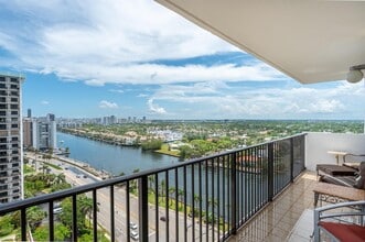 1201 S Ocean Dr in Hollywood, FL - Building Photo - Building Photo