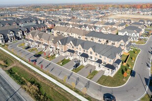 48 Elkington Cres in Whitby, ON - Building Photo