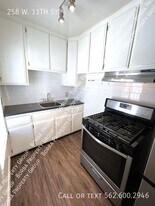 258 W 11th St in Los Angeles, CA - Building Photo