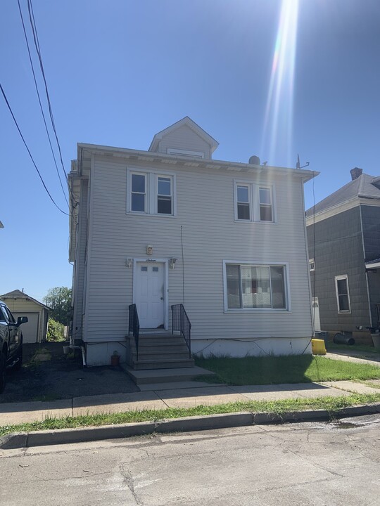 16 Evelyn St, Unit 3 in Johnson City, NY - Building Photo