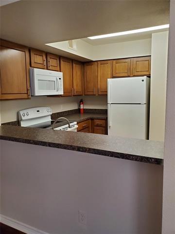 9831 Walnut St in Dallas, TX - Building Photo