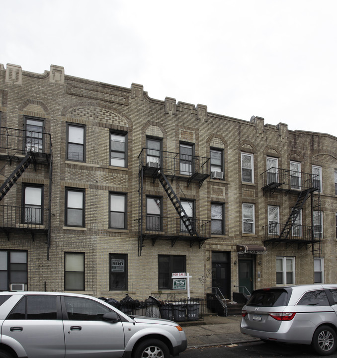 1762 63rd St in Brooklyn, NY - Building Photo