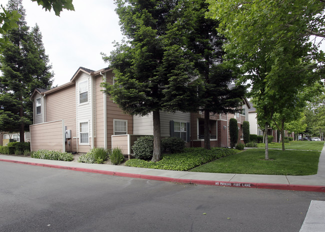 Auberry Park Apartments in Sacramento, CA - Building Photo - Building Photo