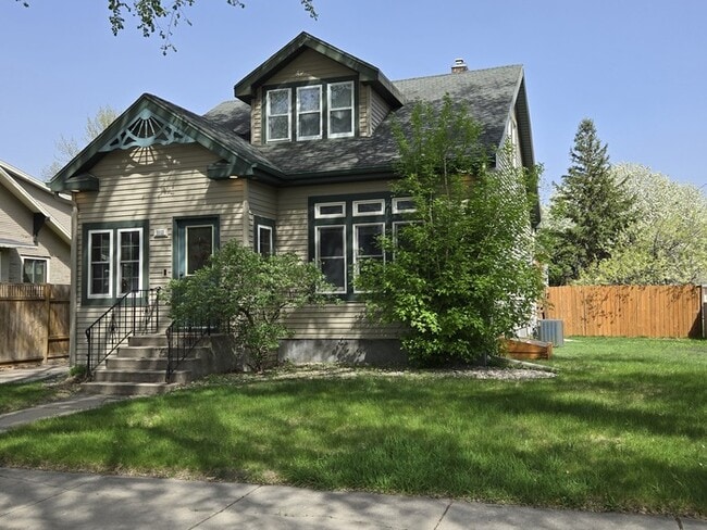property at 1011 Cottonwood St