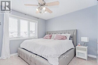 37 Pearcey Cr in Barrie, ON - Building Photo - Building Photo