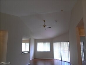 110 Bennington Dr in Naples, FL - Building Photo - Building Photo