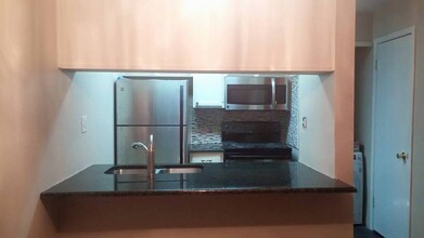 3115 Helms St, Unit 110 in Austin, TX - Building Photo - Building Photo
