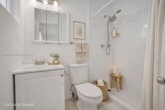 877 W 33rd St in Hialeah, FL - Building Photo - Building Photo