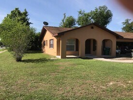 151 Lullwater St in Deltona, FL - Building Photo