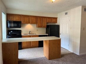 1311 Antoine Dr, Unit 184 in Houston, TX - Foto de edificio - Building Photo