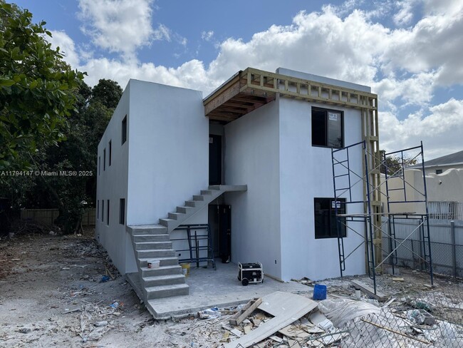 1244 NW 32nd St