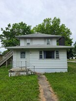 1003 Bluff St, Unit 1003 Bluff St in Cedar Falls, IA - Building Photo