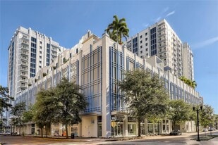 415 E Pine St in Orlando, FL - Building Photo