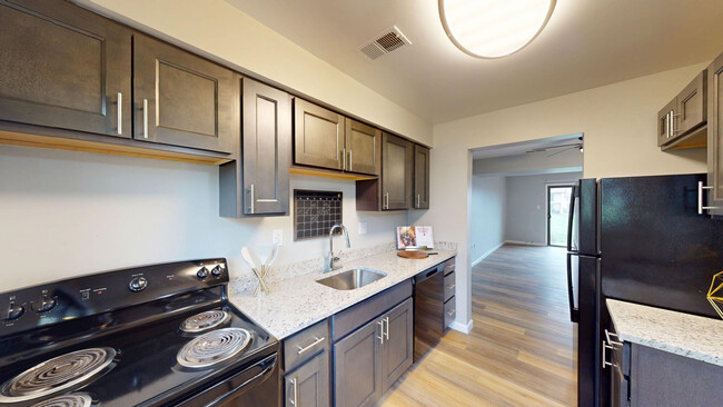 Riverwind at Chatham Park Drive in Pittsburgh, PA - Building Photo - Building Photo