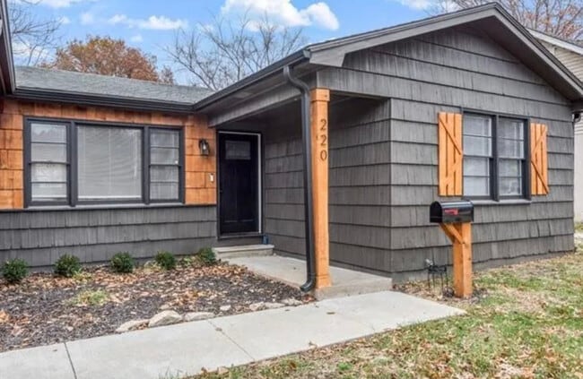 property at 220 W Main St