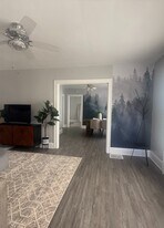 3833 Vine St in Cincinnati, OH - Building Photo