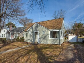 136 Chesterfield Rd in Hampton, VA - Building Photo - Building Photo