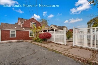 303 Niagara Fls Blvd in Buffalo, NY - Building Photo - Building Photo