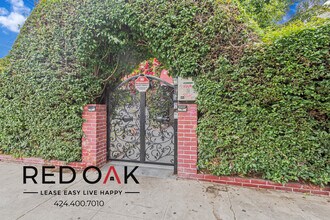 851 S Kenmore Ave in Los Angeles, CA - Building Photo - Building Photo