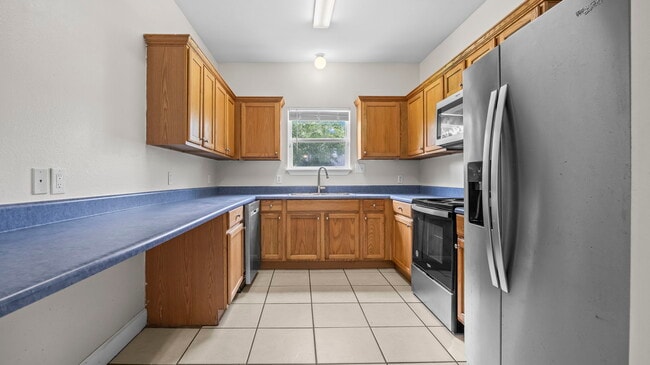 601 S Cedar St in Foley, AL - Foto de edificio - Building Photo