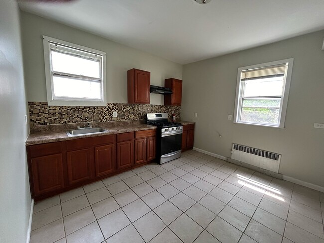 454 4th Ave W