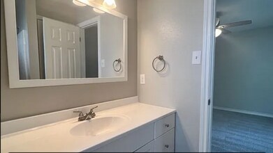 112 Highland Dr in Bryan, TX - Building Photo - Building Photo