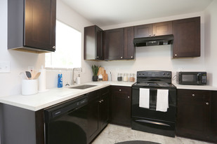 Dwell at Hollywood in Atlanta, GA - Building Photo