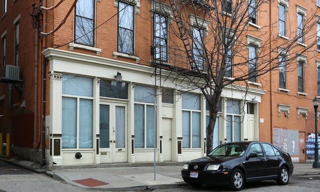 1301 Main St in Cincinnati, OH - Building Photo - Building Photo