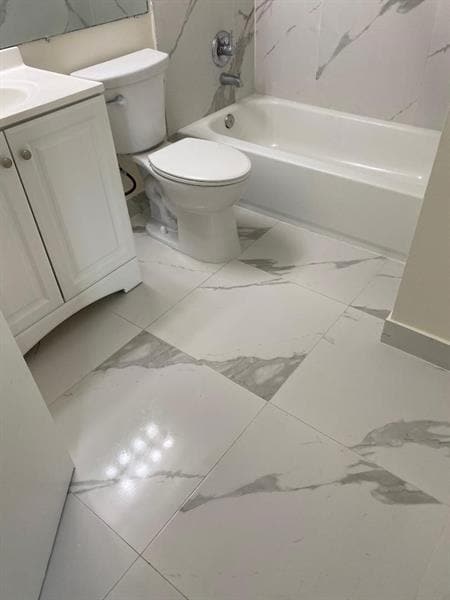 property at 19114 Glenmoor Dr