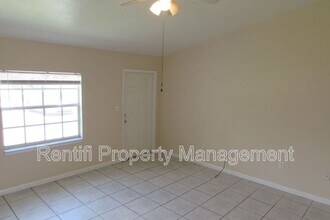 12325 First St in Ft. Myers, FL - Building Photo - Building Photo