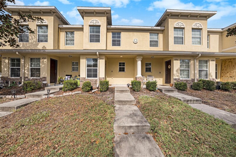 10944 Keys Gate Dr in Riverview, FL - Building Photo