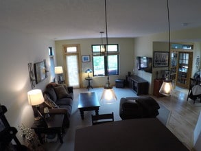 4732 Grand Ave S, Unit 201 in Minneapolis, MN - Foto de edificio - Building Photo