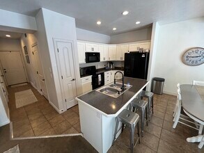 264 S 910 W in Pleasant Grove, UT - Building Photo - Building Photo