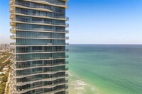 19575 Collins Ave, Unit 33 in Sunny Isles Beach, FL - Building Photo - Building Photo