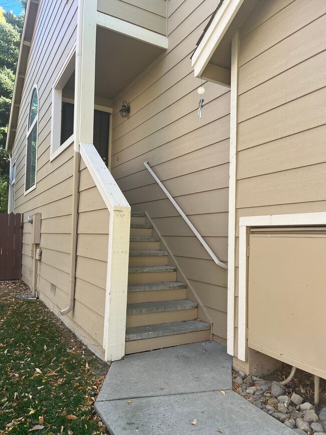 4072 Leeward Ct in Reno, NV - Foto de edificio - Building Photo