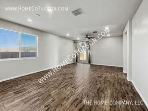 8073 S Jaeger Pl in Tucson, AZ - Building Photo - Building Photo