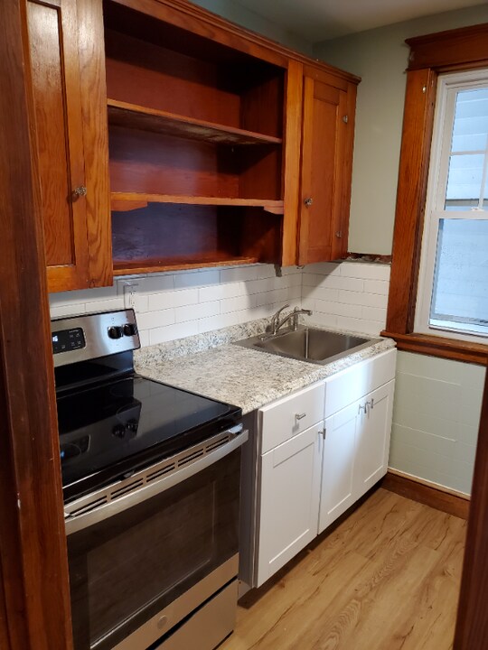 1-21W Amherst St in Manchester, NH - Building Photo