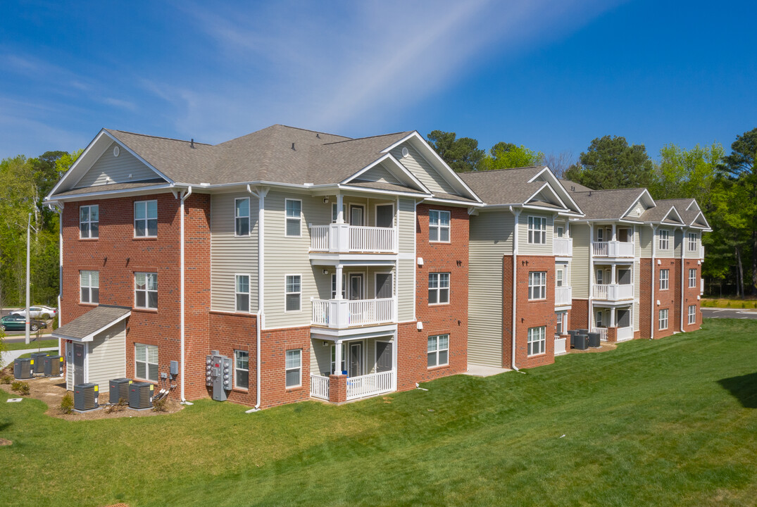 Quarry Trace in Raleigh, NC - Foto de edificio