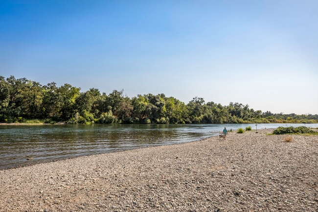 Apartamentos Alquiler en Gold River, CA
