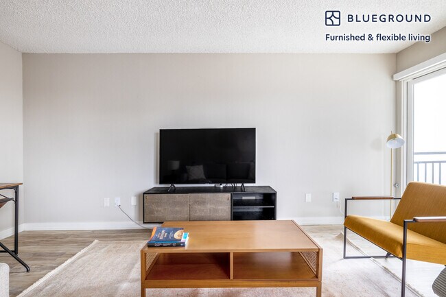 615 S Catalina Ave-Unit -FL2-ID439 in Redondo Beach, CA - Building Photo - Building Photo